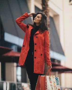 معطف قصير بأزرار